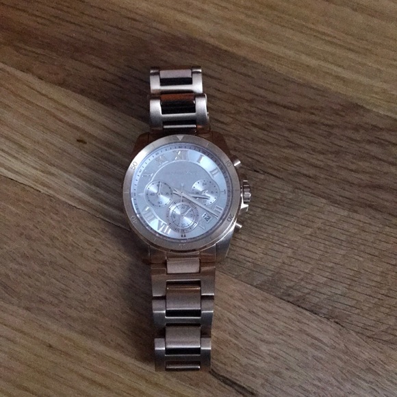 Watch - Picture 2 of 3